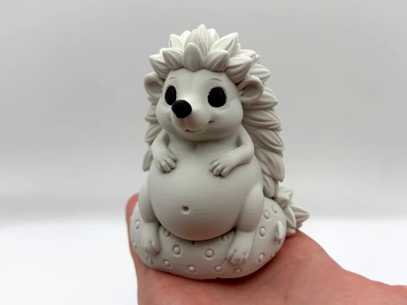 Chú Nhím Lười Đáng Yêu (Cute Lazy Hedgehog) - Image 1