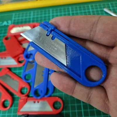 Móc khóa dao rọc giấy tiện ích (In siêu nhanh chỉ 10 phút)