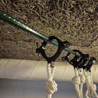Khớp nối 3 hướng kèm khoen (3-way swivel with a split ring)