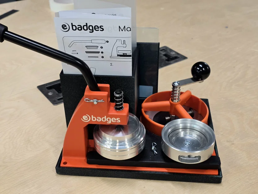 Giá đỡ cho máy làm huy hiệu eBadges Micro Badge Maker - Image 2