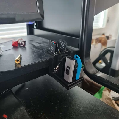 Giá đỡ USB và thẻ SD cho bàn Ikea Fredde