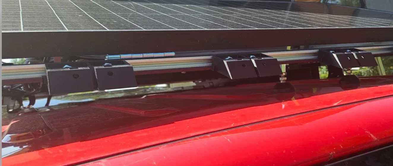 Spoiler chắn gió cho tấm pin mặt trời trên Jeep Wrangler JK - Image 2