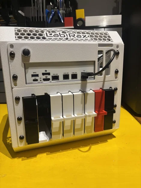 Khung 8-Bay 3U cho ổ cứng 3.5 inch gắn tủ rack 10 inch - Lab Rax - Image 1