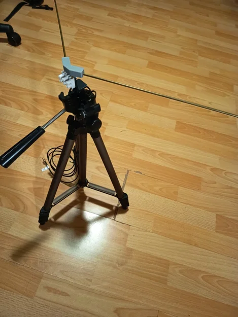 Bộ giá đỡ và căn chỉnh ăng-ten V-pole 120° - Image 1