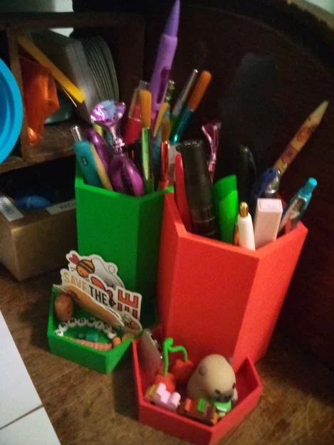 Khay cắm bút lục giác 3D tiện lợi, gọn gàng cho bàn làm việc - Image 1