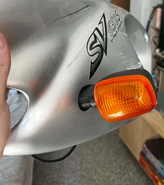 Ngàm gắn đèn xi nhan 3D thay thế cho xe Suzuki SV650S - Image 1