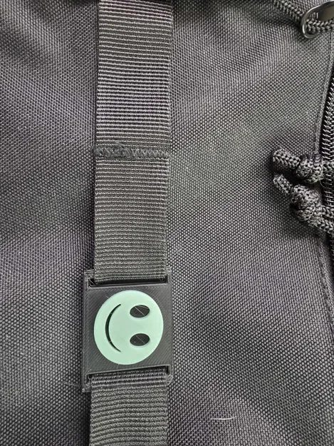 Mặt cười gắn MOLLE loop - Image 1