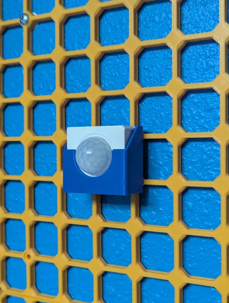 Giá treo tường OpenGrid cho cảm biến Sonoff SNZB-03 PIR - Image 1