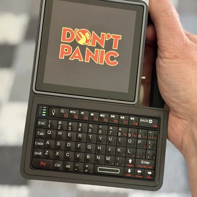 Mô hình Don't Panic Cyberdeck