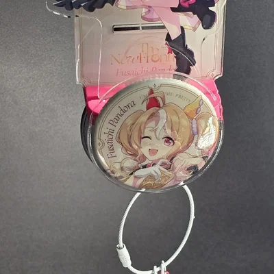 Giá treo tường Otaku Goods: Trưng bày Standee Acrylic và Móc khóa