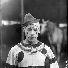 Mô hình chú hề cổ điển (Circus of the Past - Ringling Bros Clown)