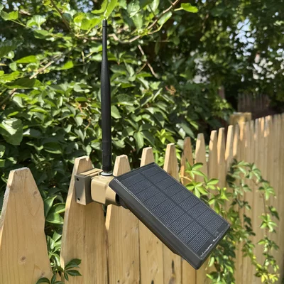 The People's Repeater - Bộ lặp Mesh năng lượng mặt trời giá rẻ