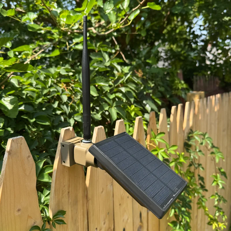 The People's Repeater - Bộ lặp Mesh năng lượng mặt trời giá rẻ
