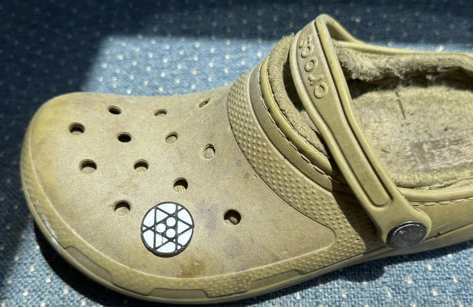 Charm gắn giày Crocs Codex of Ultimate Wisdom (Ultima Series) - Image 1