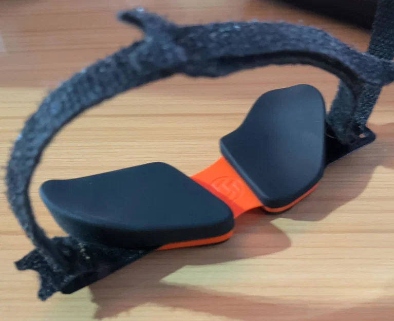 Phụ kiện gắn dây đeo Carpio 2.0 (L) Strap Plate giúp cố định kê tay - Image 1