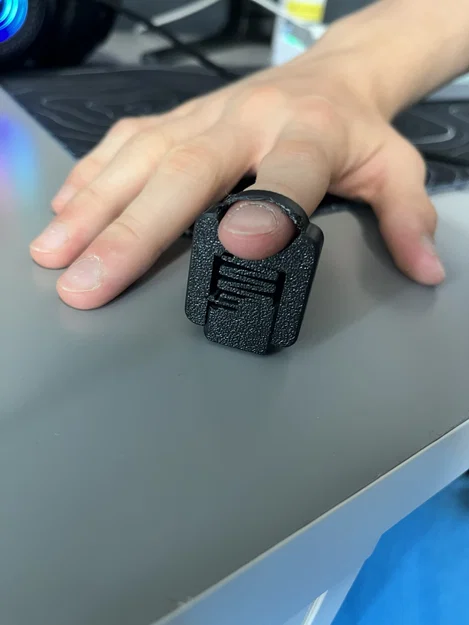 Finger Fidget Clicker - Đồ chơi giảm stress đeo ngón tay cực đã - Image 5