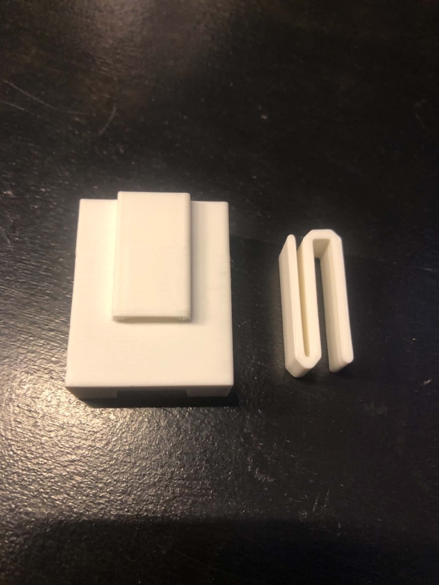 Kẹp giữ pin Lithium 1000 mAh đeo thắt lưng hoặc dây đầu - In 3D