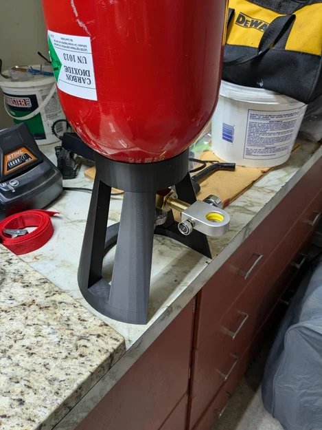 Giá đỡ úp ngược bình CO2 để chiết rót cho các bình nhỏ - Image 3
