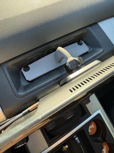 Giá đỡ màn hình Carplay cho RAM thế hệ 4 - Image 1