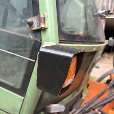 Tấm ốp bảo vệ đèn báo hiệu cho máy kéo Fendt Xylon, Favorit, Vario