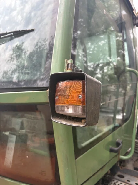 Tấm ốp bảo vệ đèn báo hiệu cho máy kéo Fendt Xylon, Favorit, Vario - Image 3