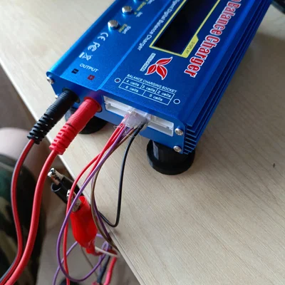Chân đế 3D cho bộ sạc pin iMAX B6 - Cố định chắc chắn