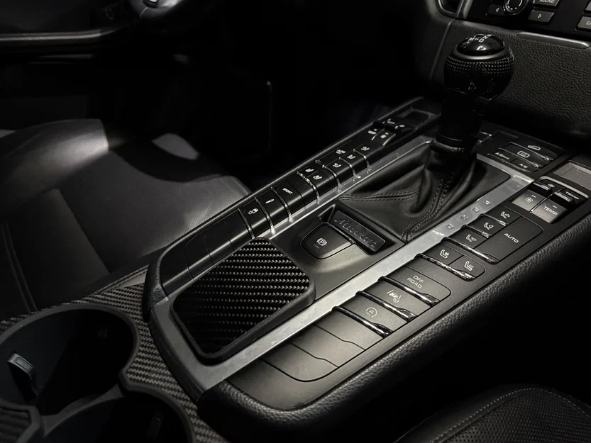 Đế sạc không dây cho Porsche Macan - Image 1