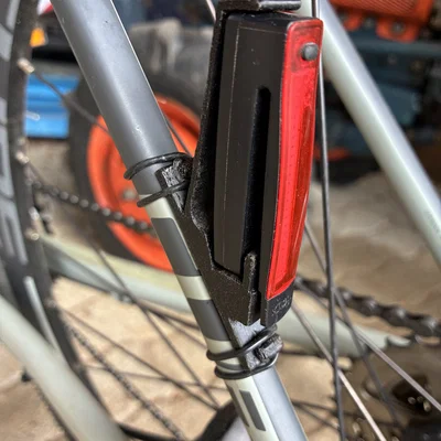 Giá đỡ đèn Knog gắn thanh yên xe đạp