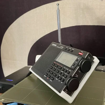 Chân đế 45 độ cho đài radio Tecsun PL-330 in 3D