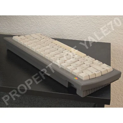 AEK mini - Vỏ bàn phím 60% phong cách Apple Extended Keyboard