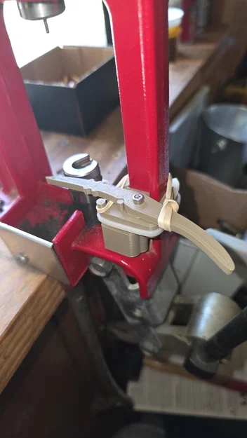 Lee Challenger Right-Side Case Kicker v1 - Bộ đẩy vỏ đạn bên phải - Image 4