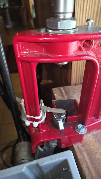 Lee Challenger Right-Side Case Kicker v1 - Bộ đẩy vỏ đạn bên phải - Image 5