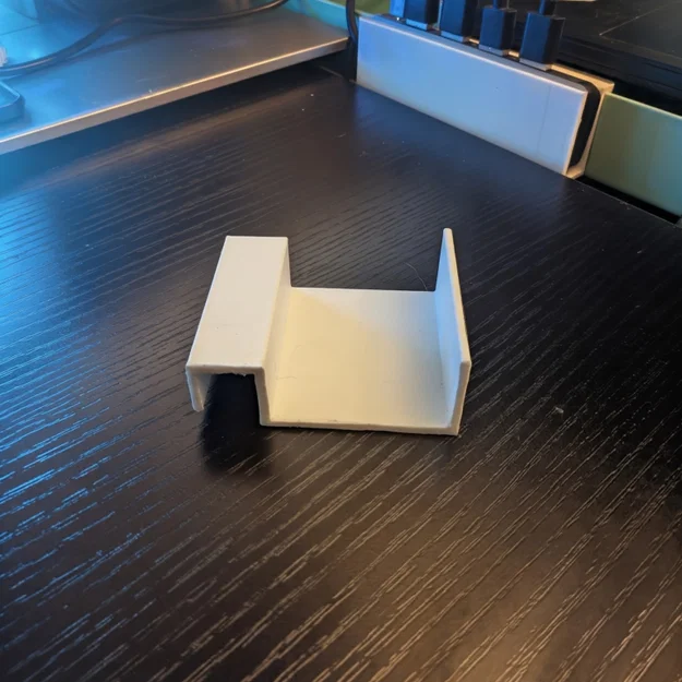 Móc treo tai nghe 3D tiện lợi kẹp cạnh kệ IKEA - Image 2