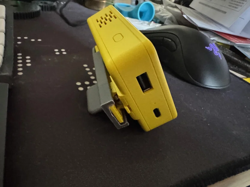 Chân đế 3D tiện lợi cho thiết bị WiFi Pineapple - Image 1