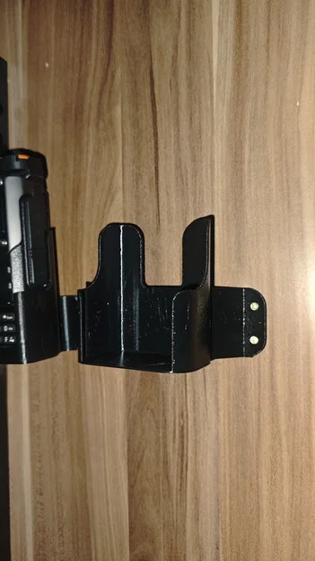 Giá treo tường tiện lợi cho bộ đàm Baofeng UV-5RH - Image 1