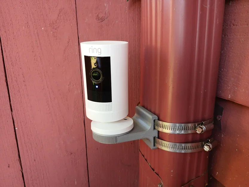 Giá treo Ring Stick Up Cam gắn ống thoát nước - Image 1