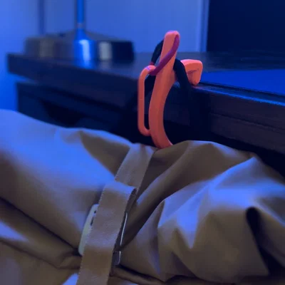 BHH (Backpack Holder Hook) - Móc treo ba lô đa năng