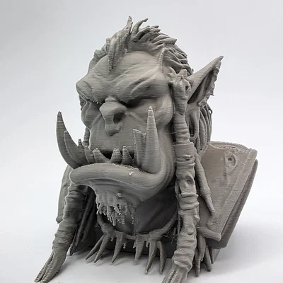 Tượng bán thân thủ lĩnh Orc (Orc Chieftain Bust)