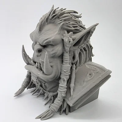Tượng bán thân thủ lĩnh Orc (Orc Chieftain Bust)