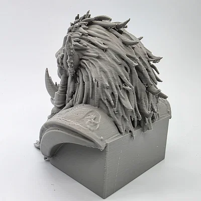 Tượng bán thân thủ lĩnh Orc (Orc Chieftain Bust)