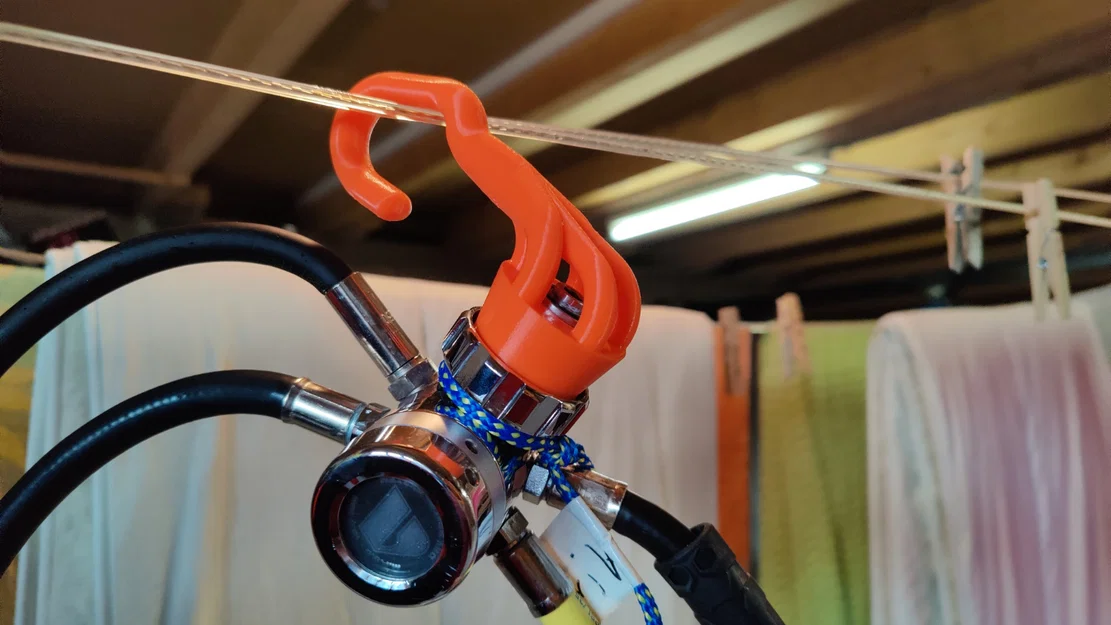 Móc treo bộ điều áp lặn biển (Diving regulator hanger) - Image 1