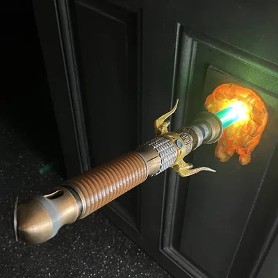 Giá Trưng Bày Lightsaber Hiệu Ứng Nung Chảy Tường