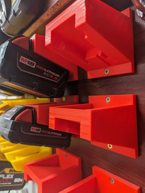Đế giữ pin Milwaukee M18 - Dạng nằm ngang - Image 1