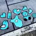 Bộ dây treo trang trí Baby Garland - Gấu bông, tất, trái tim, xúc xắc, áo cho bé - Thumbnail 1