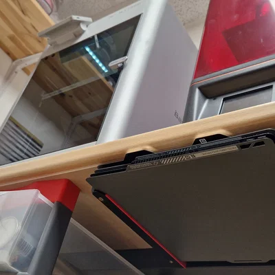 Giá treo tấm buildplate BambuLab gắn dưới gầm bàn