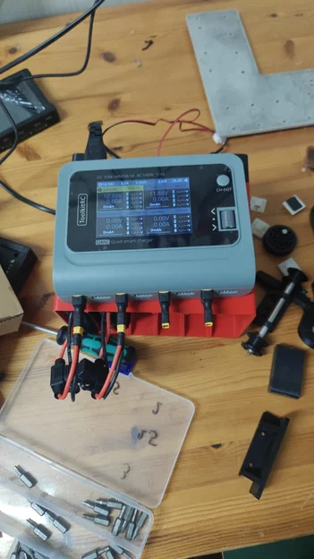 Trạm Sạc Pin 12v REV (REV 12v Battery Charging Station) - Image 2