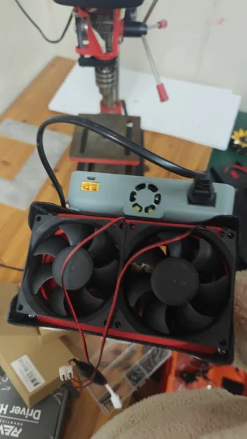 Trạm Sạc Pin 12v REV (REV 12v Battery Charging Station) - Image 4