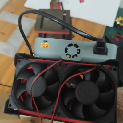 Trạm Sạc Pin 12v REV (REV 12v Battery Charging Station)