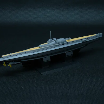 Mô hình tàu ngầm tuần dương Surcouf (tỷ lệ 1:625)