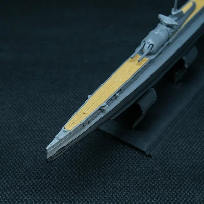 Mô hình tàu ngầm tuần dương Surcouf (tỷ lệ 1:625)